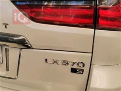 لێکزس LX